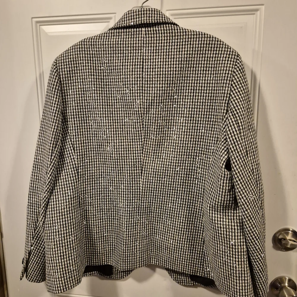 Anne Klein Black and White Houndstooth Jacket with Sequins - Picture 6 of 7